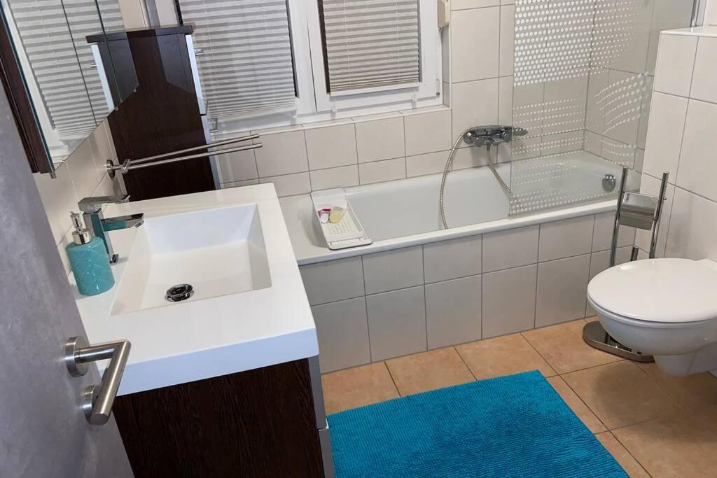 Ruhiges Zimmer Im Gasthaus Essen Exterior photo